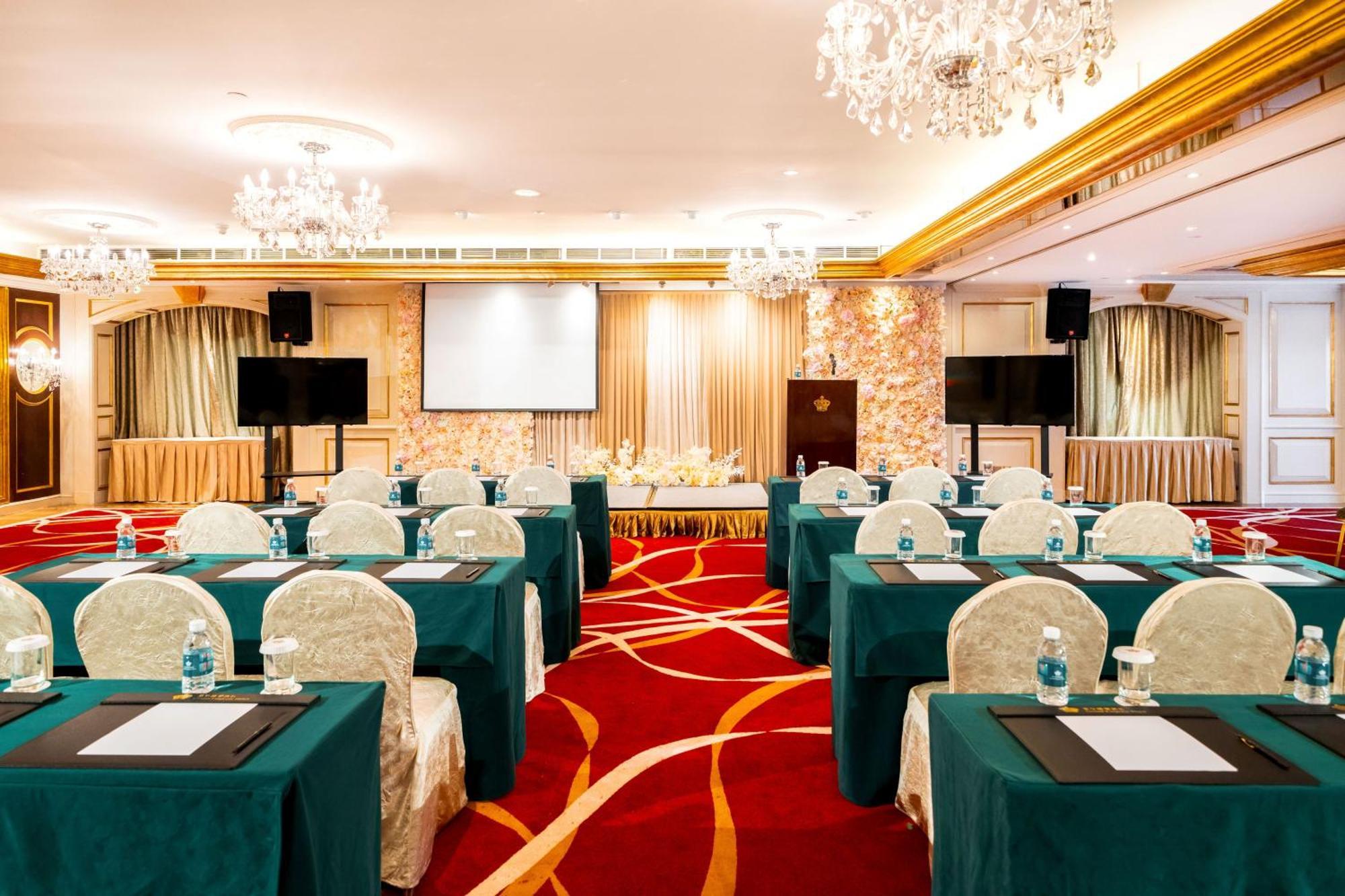 Grand Emperor Hotel Макао Экстерьер фото