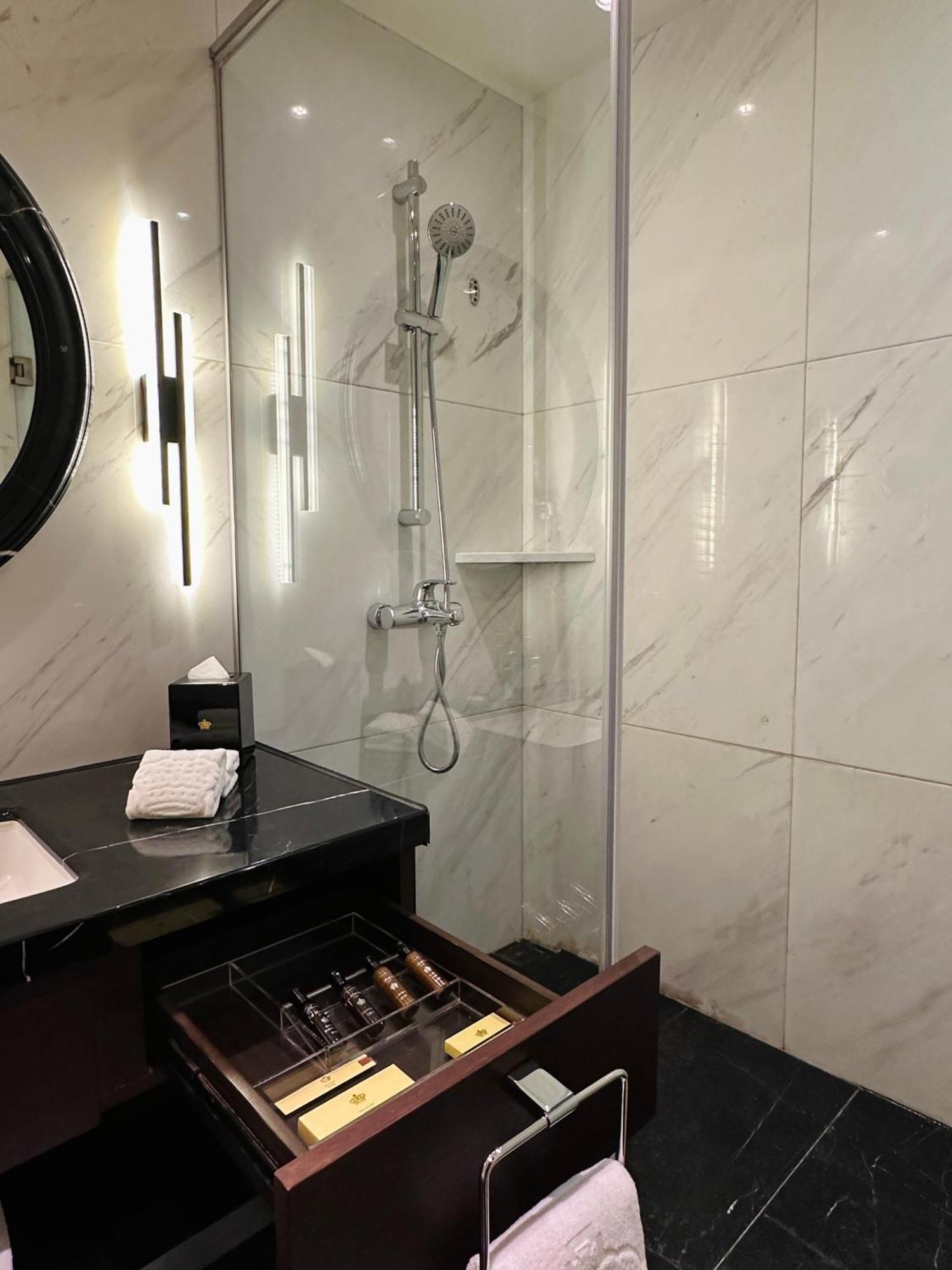 Grand Emperor Hotel Макао Экстерьер фото